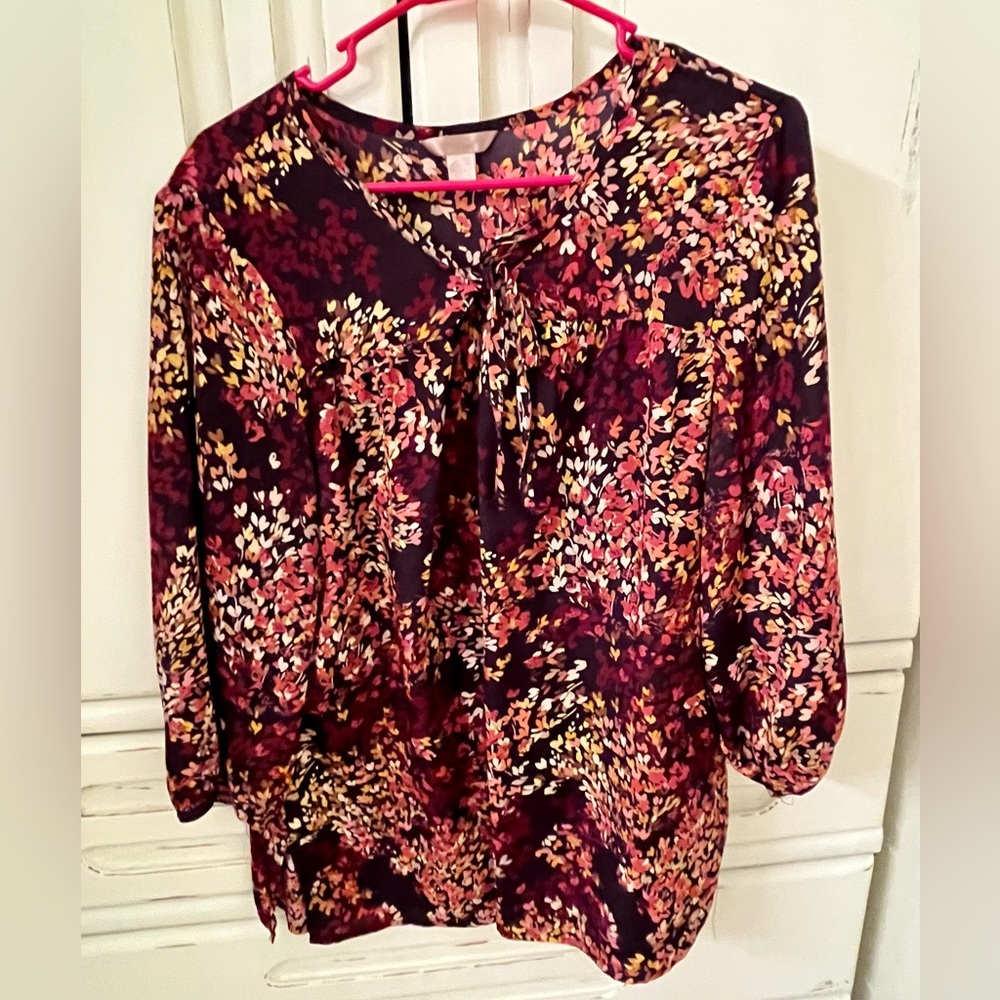 Blouse size XL 🌟 Elevate your style! Unleash your fashion flair.✨